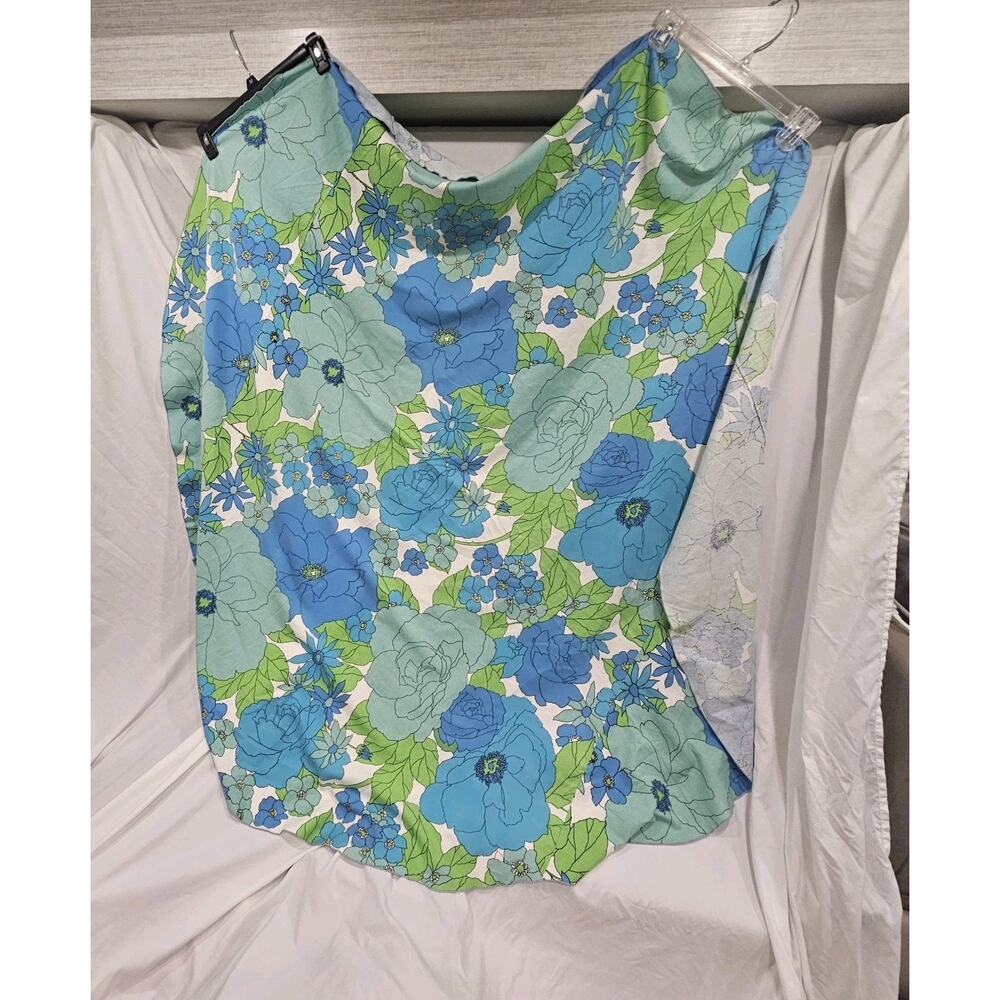 VINTAGE 60’s 70’s Round Blue Green Floral Tablecloth 66” Shabby Retro MCM - Picture 3 of 7